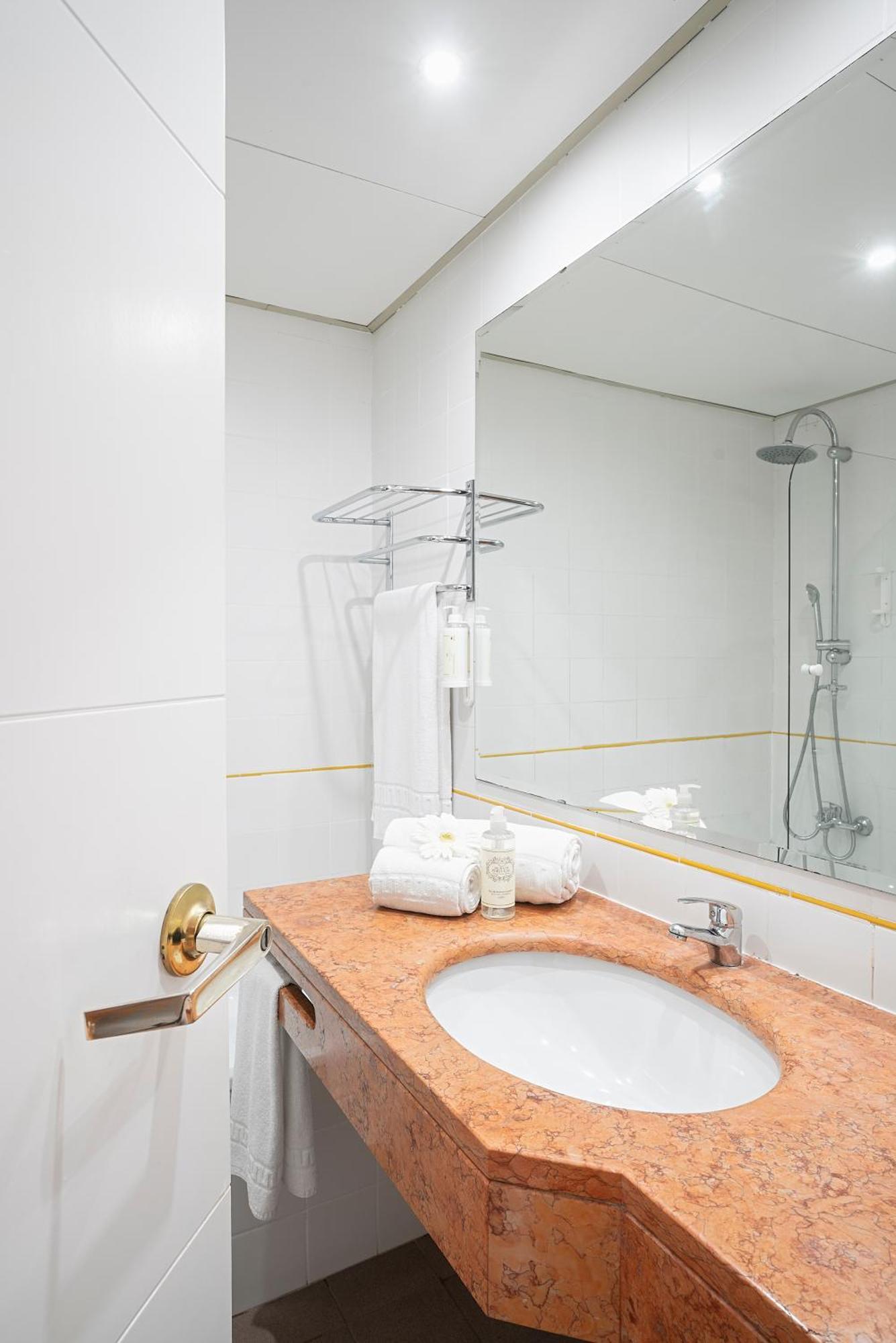 Hotel Amadeos - Matosinhos - Porto Экстерьер фото